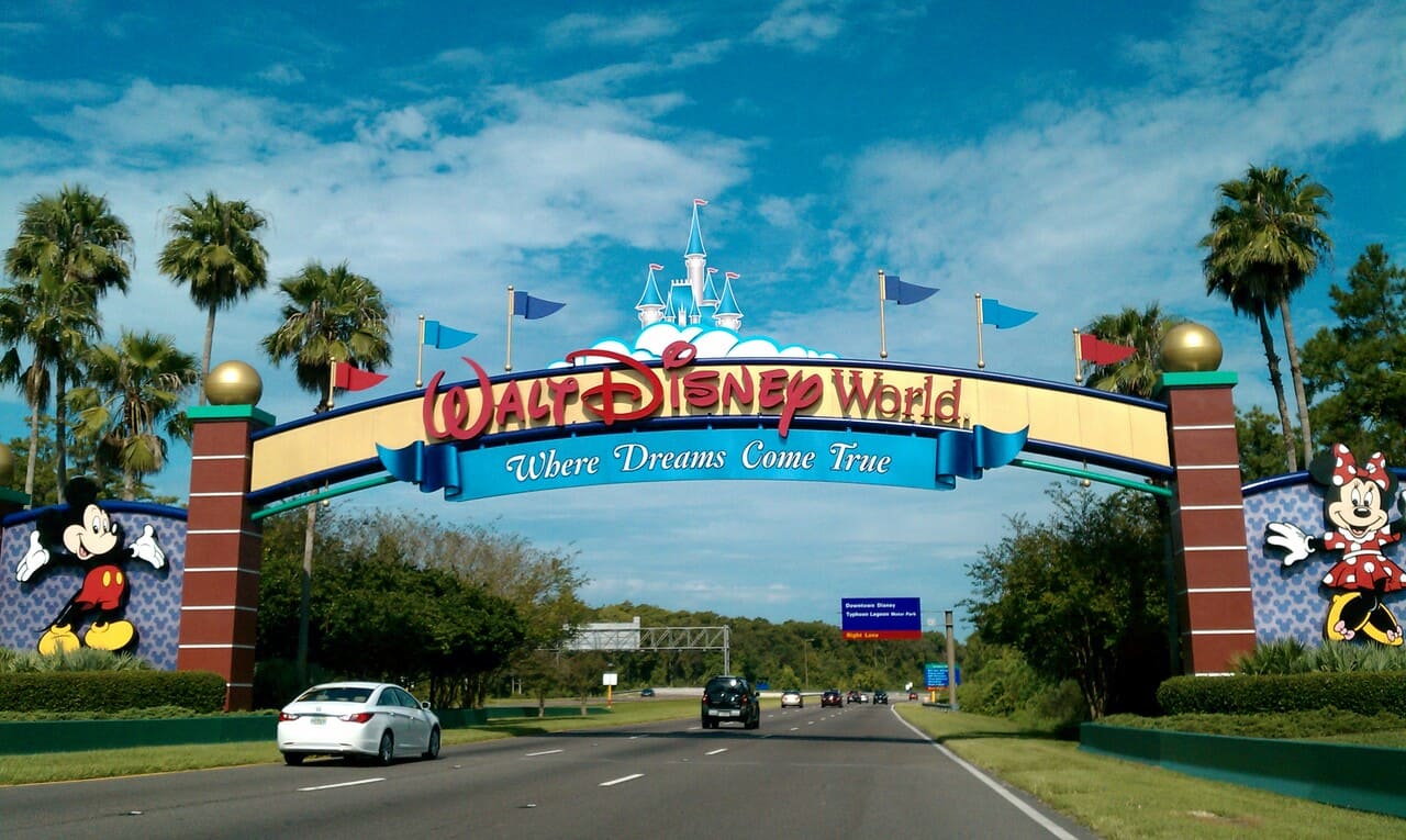 3 Walt_Disney_World_Resort_entrance